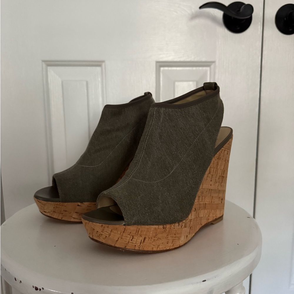 Stuart Weitzman Peep Toe Canvas Cork Wedge Heels – Taupe Grey– Size 7.5